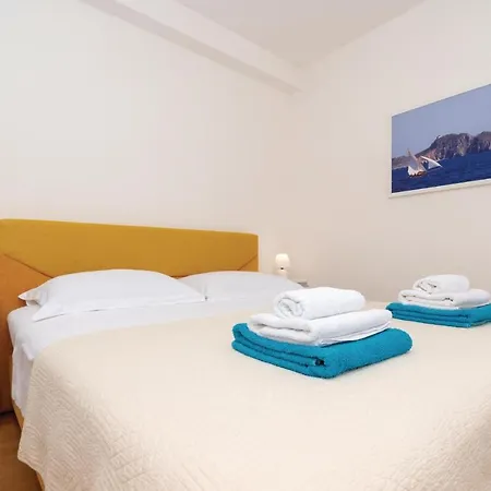 Three-bedroom In 公寓 鲁巴达