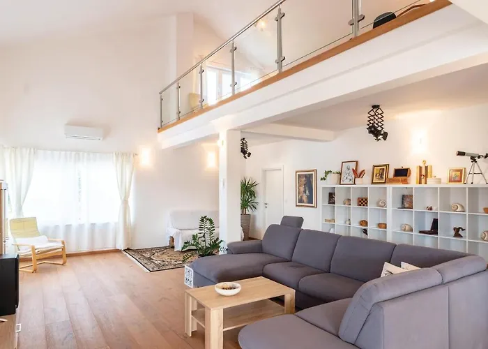 Three-bedroom In Apartament