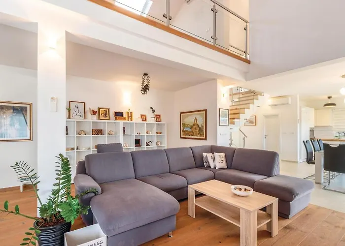 Apartament Three-bedroom In