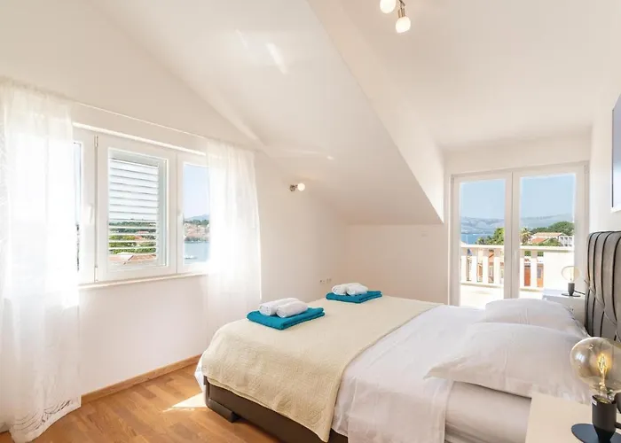Three-bedroom In Apartament