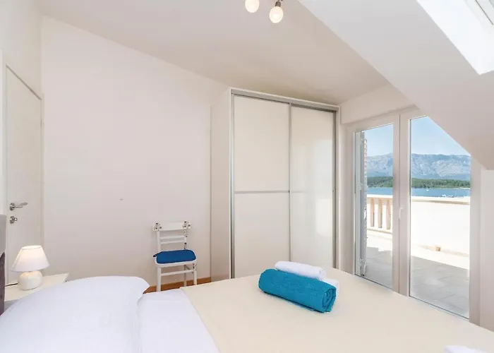 Three-bedroom In Lumbarda