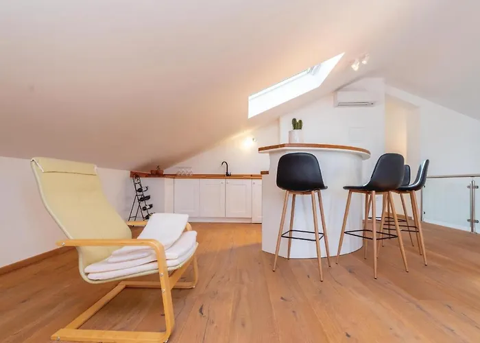 Three-bedroom In Apartament *