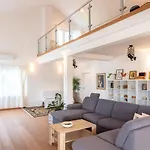 Three-bedroom In 公寓