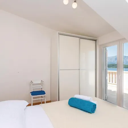 Three-bedroom In Lumbarda