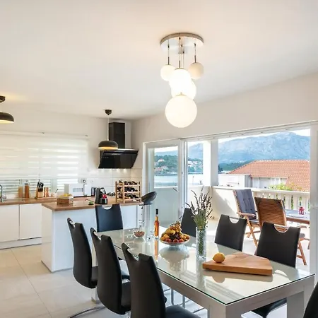 公寓 Three-bedroom In