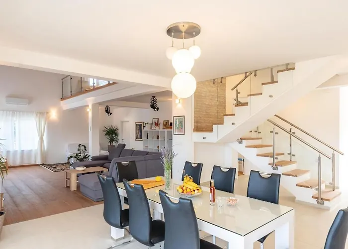 Appartement Three-bedroom In Lumbarda