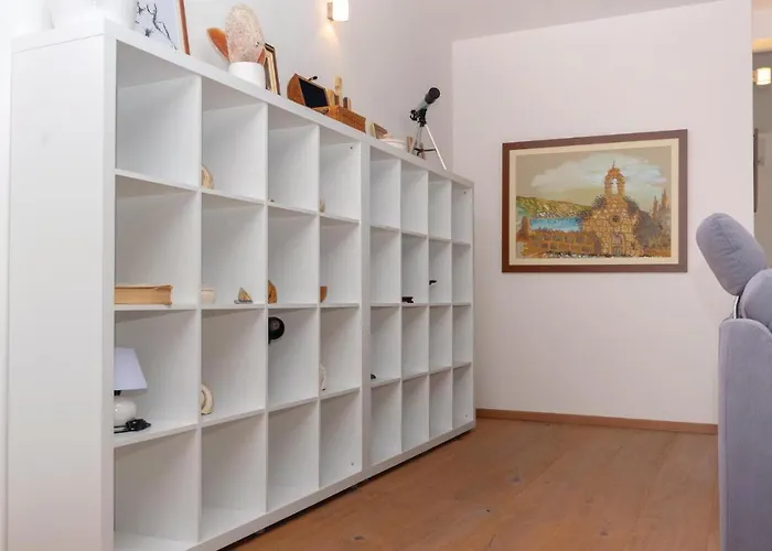 Three-bedroom In Appartement