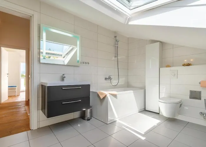 Three-bedroom In Appartement